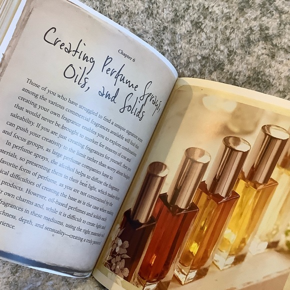 'Perfume: The Art & Craft of Fragrance' Book NWT by Karen Gilbert 144pgs - Picture 12 of 16